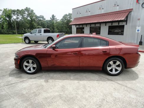 Used 2018 Dodge Charger SXT Plus image 3