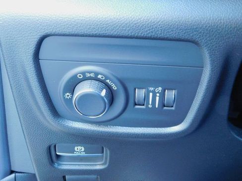 New 2025 Jeep Grand Cherokee L Laredo image 32