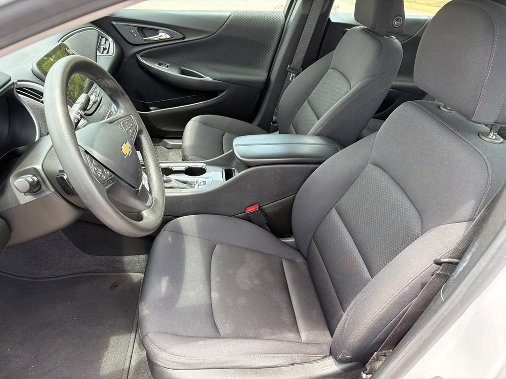 Used 2024 Chevrolet Malibu LT FWD image 9