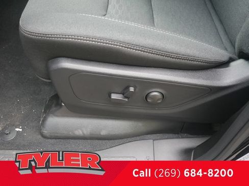 New 2026 RAM 1500 4x4 Crew Cab image 24