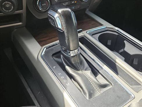 Used 2019 Ford F150 Lariat image 11