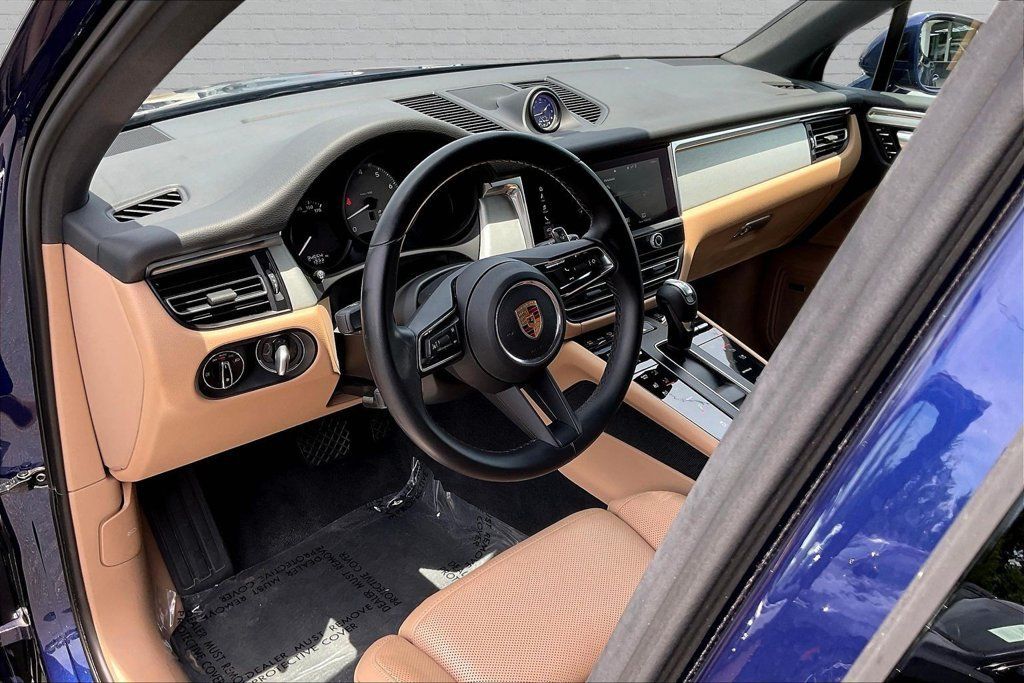 Used 2022 Porsche Macan S AWD/4WD image 16