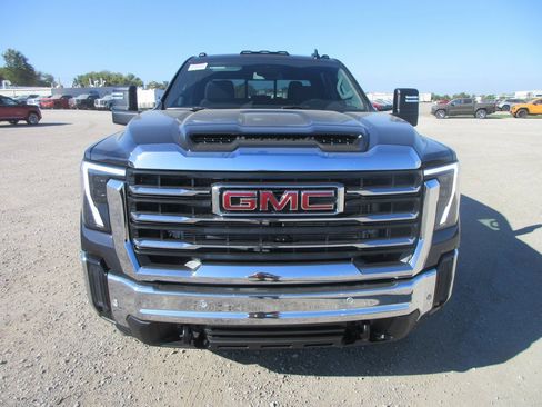 New 2026 GMC Sierra 2500 SLE w/ SLE Value Package; image 12