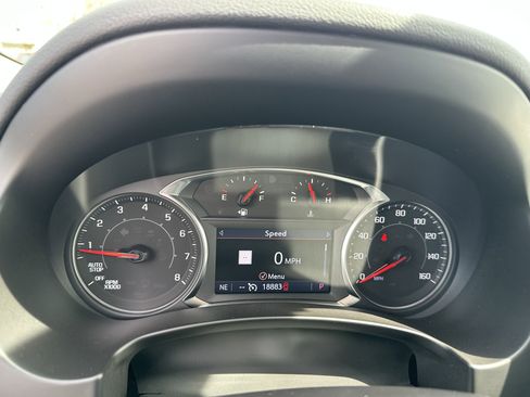 Used 2024 GMC Terrain SLT w/ Infotainment Package II AWD/4WD image 16