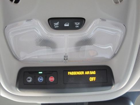 Used 2024 Chevrolet TrailBlazer LS w/ LS Convenience Package FWD image 20