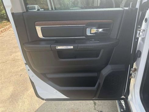 Used 2014 RAM 1500 Laramie image 20