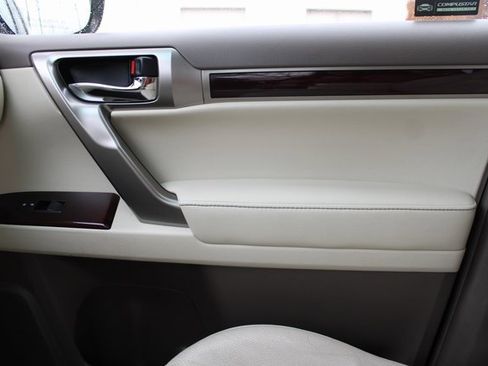 Used 2014 Lexus GX 460 image 31