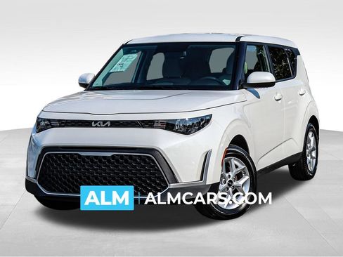 Used 2025 Kia Soul LX w/ LX Technology Package FWD image 1
