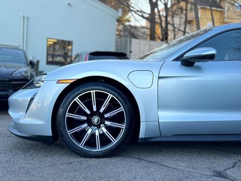 Used 2021 Porsche Taycan image 10