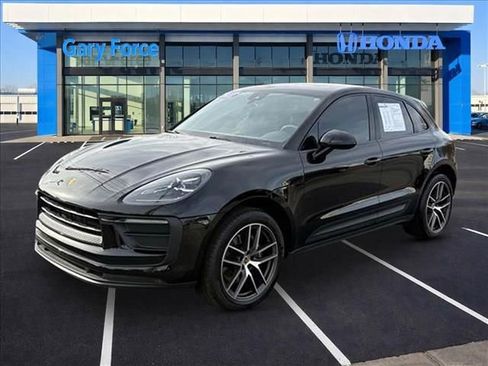 Used 2022 Porsche Macan image 2