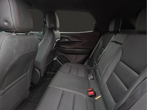 Used 2022 Chevrolet TrailBlazer RS w/ Technology Package FWD image 9