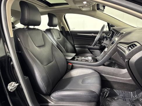 Used 2017 Ford Fusion Titanium AWD/4WD image 12