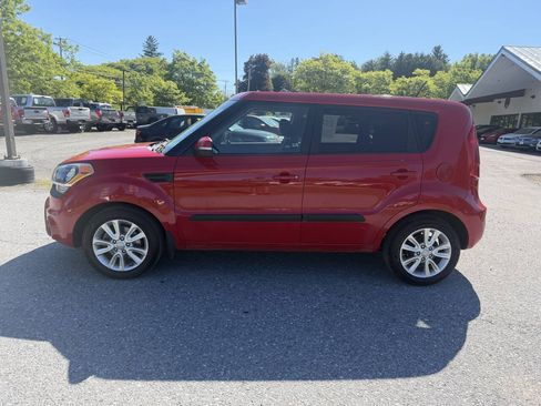 Used 2013 Kia Soul + FWD image 2