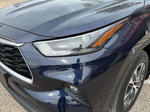 Used 2022 Toyota Highlander XLE image 11