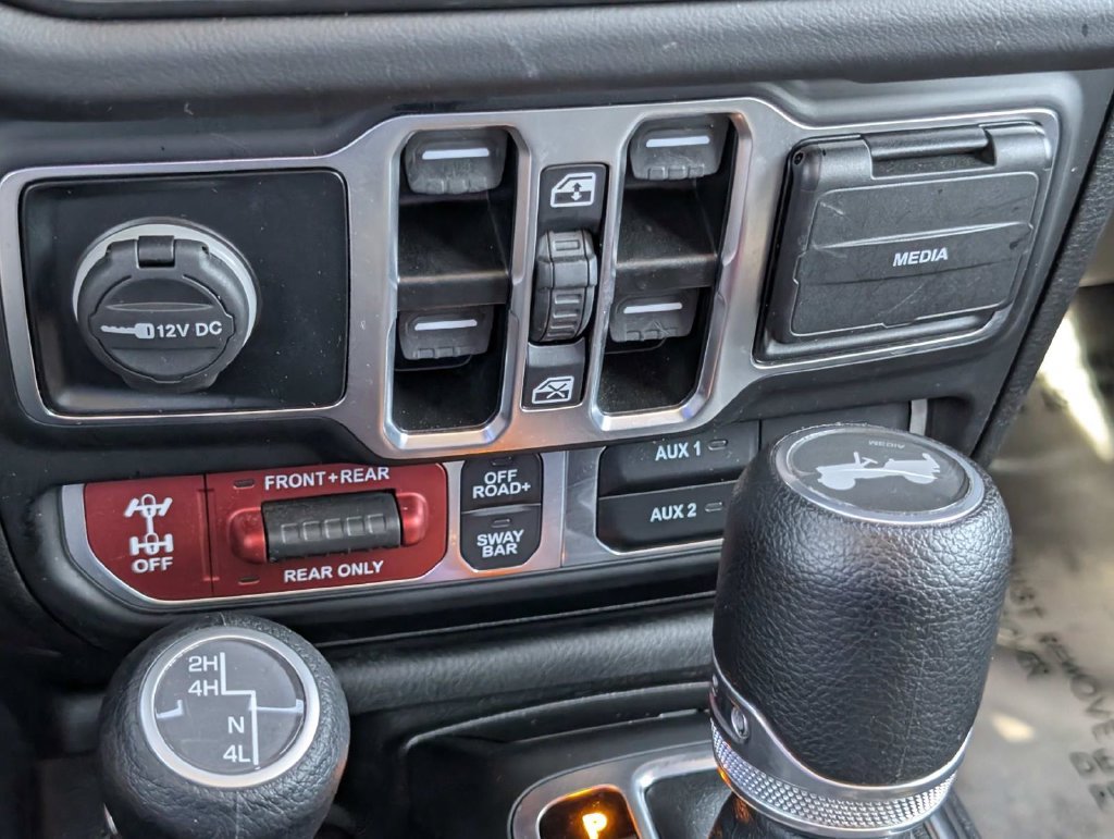 Used 2025 Jeep Wrangler Unlimited Rubicon AWD/4WD image 23