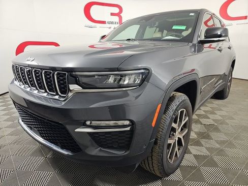 Certified 2024 Jeep Grand Cherokee Limited w/ Luxury Tech Group II image 3