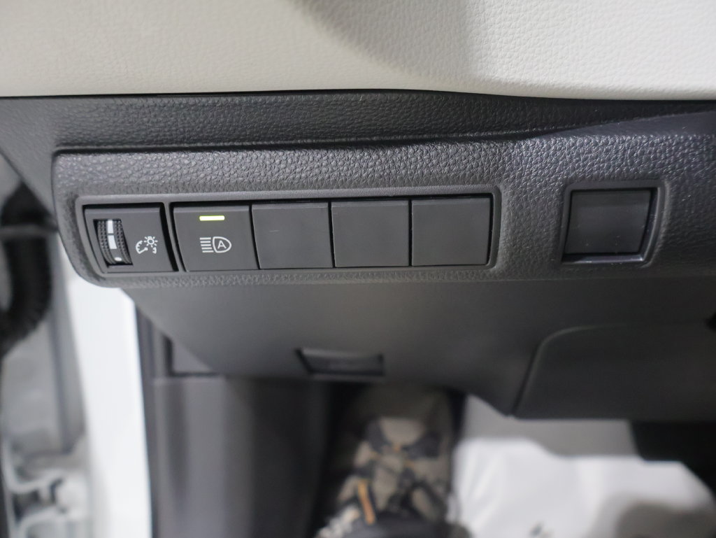 Used 2024 Toyota Corolla LE w/ LE Convenience Package FWD image 31