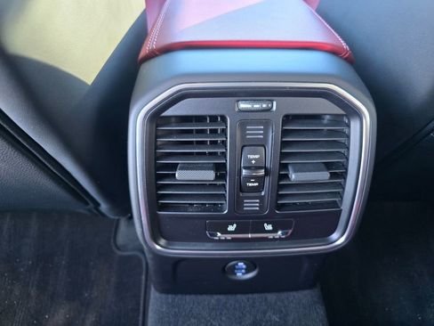 Used 2024 Porsche Macan S image 29