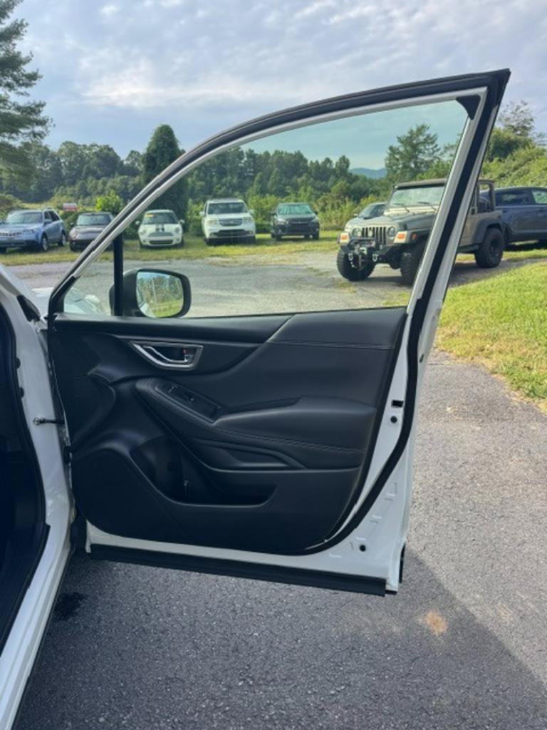 Used 2023 Subaru Forester Premium AWD/4WD image 12