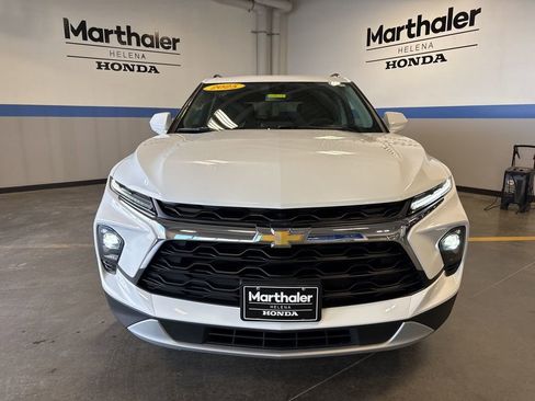 Used 2025 Chevrolet Blazer LT w/ Convenience Package AWD/4WD image 2