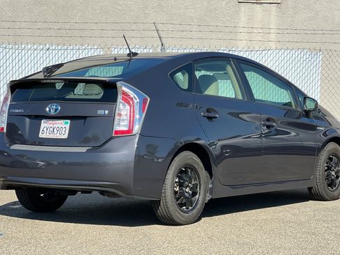 Used 2013 Toyota Prius Three FWD image 3