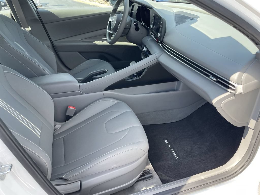 Used 2023 Hyundai Elantra SEL w/ Cargo Package FWD image 30