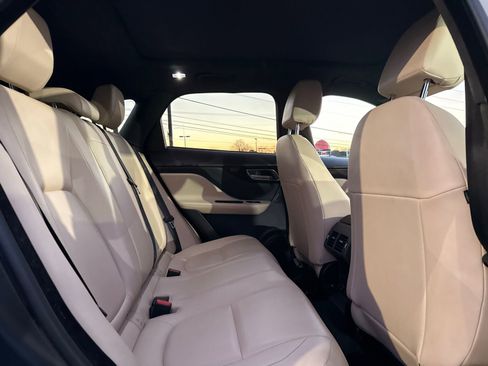 Used 2020 Jaguar F-PACE Premium image 34