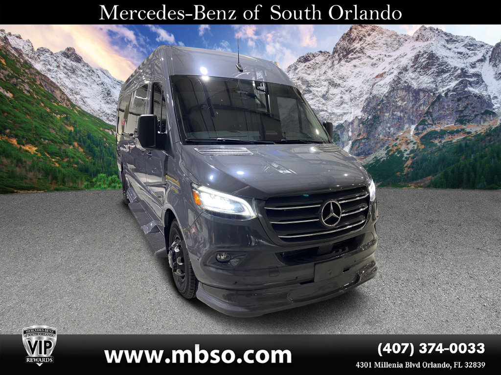Used 2025 Mercedes-Benz Sprinter 3500 image 1