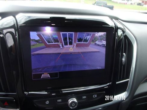 Used 2020 Chevrolet Traverse LT w/ LPO, Black Accent Package AWD/4WD image 21