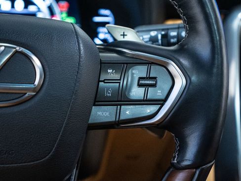 Used 2023 Lexus LX 600 4WD w/ Luxury Package image 41