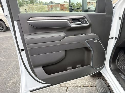 New 2026 Chevrolet Silverado 2500 LTZ w/ LTZ Convenience Package AWD/4WD image 10