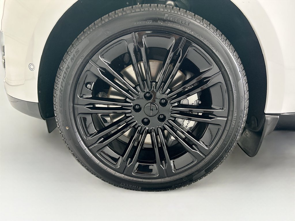 New 2026 Land Rover Range Rover Long Wheelbase SE AWD/4WD image 29