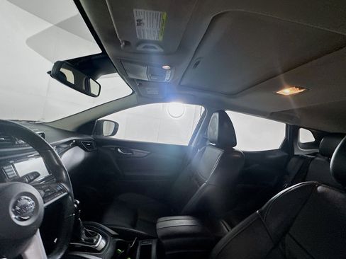 Used 2021 Nissan Rogue Sport SL w/ Premium Package image 24