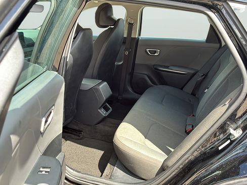 Used 2025 Kia K4 FWD image 16