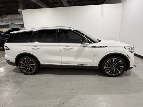 Used 2020 Lincoln Aviator Reserve w/ Equipment Group 202A image 5