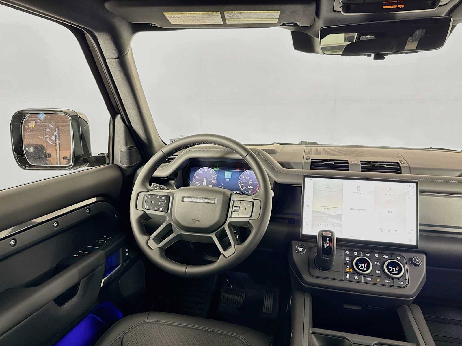 New 2026 Land Rover Defender 110 X-Dynamic SE AWD/4WD image 23