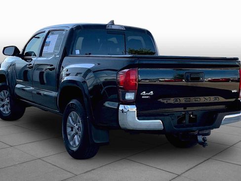 Used 2019 Toyota Tacoma SR5 AWD/4WD image 11
