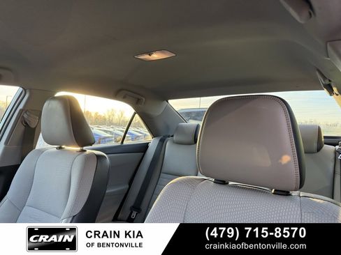 Used 2016 Toyota Camry SE image 21