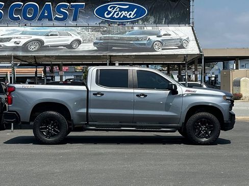 Used 2021 Chevrolet Silverado 1500 LT Trail Boss w/ Convenience Package II AWD/4WD image 2
