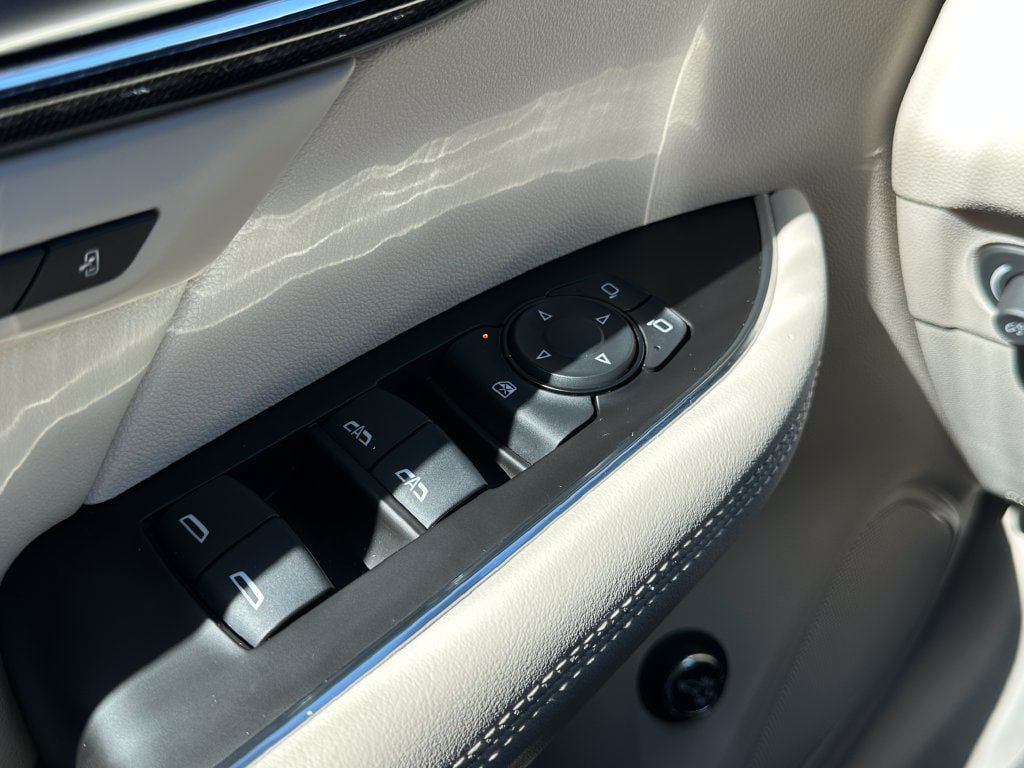 Used 2021 Buick Envision Essence FWD image 24