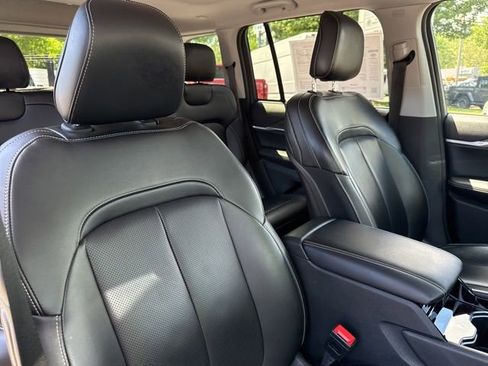 Used 2023 Jeep Grand Cherokee Limited w/ Luxury Tech Group II AWD/4WD image 25