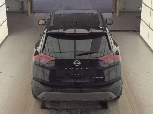 Used 2023 Nissan Rogue SV image 4