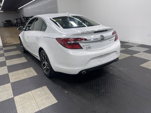 Used 2017 Buick Regal Sport Touring image 2