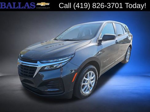 Certified 2022 Chevrolet Equinox LS w/ LS Convenience Package AWD/4WD image 1