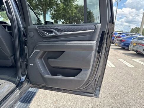 Used 2023 GMC Yukon XL Denali AWD/4WD image 18