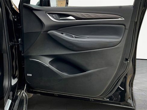 Used 2022 Buick Enclave Avenir w/ Avenir Technology Package image 24