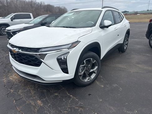 New 2026 Chevrolet Trax LT image 1