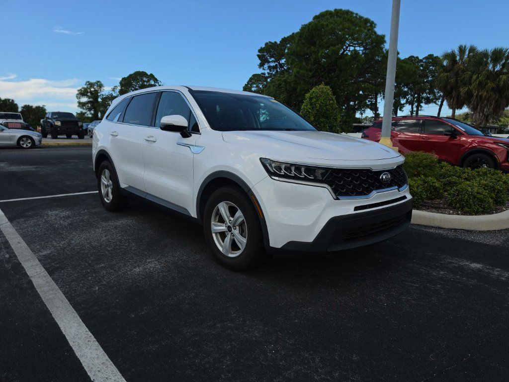 Used 2021 Kia Sorento LX FWD image 3
