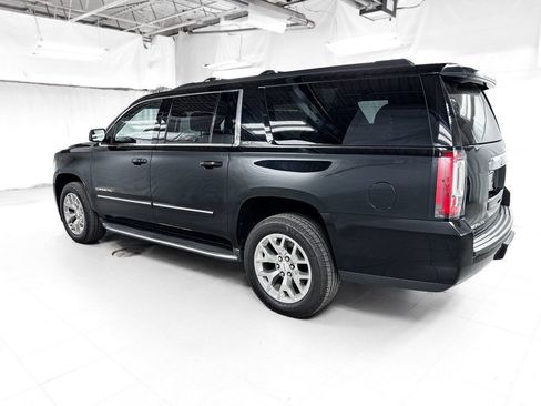 Used 2016 GMC Yukon XL SLT w/ Open Road Package AWD/4WD image 3