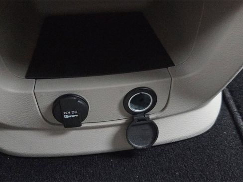 Used 2016 Dodge Grand Caravan SE image 29